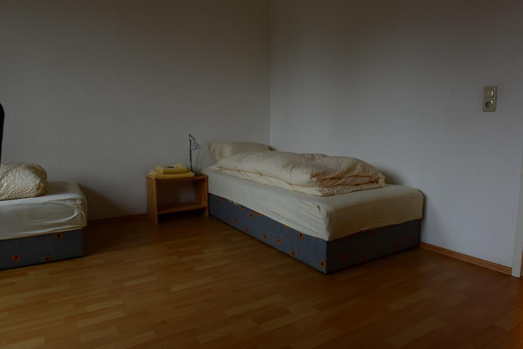 Monteur Und Messewohnung Rodgau Exterior photo